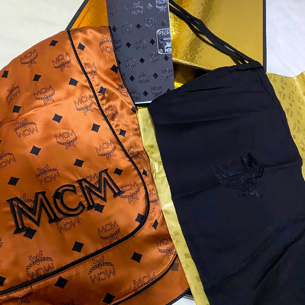 MCM Silk Shorts - Picture 7 of 8